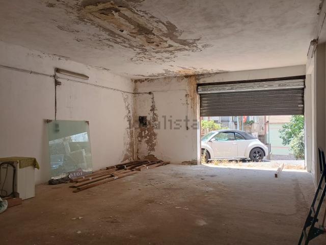 Locale Commerciale in vendita a Camaro Superiore, Messina