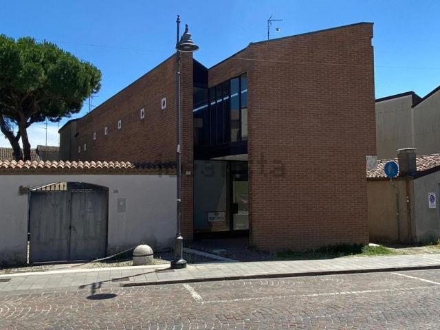 Locale Commerciale in vendita a Comacchio, Reggio Emilia