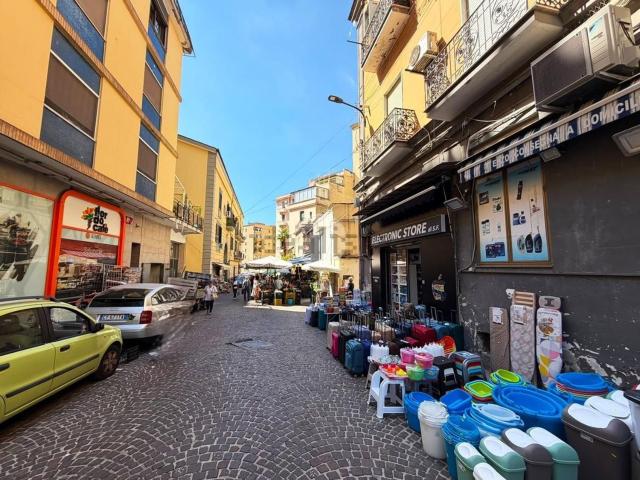 Locale Commerciale in vendita a Municipalità 5, Campania