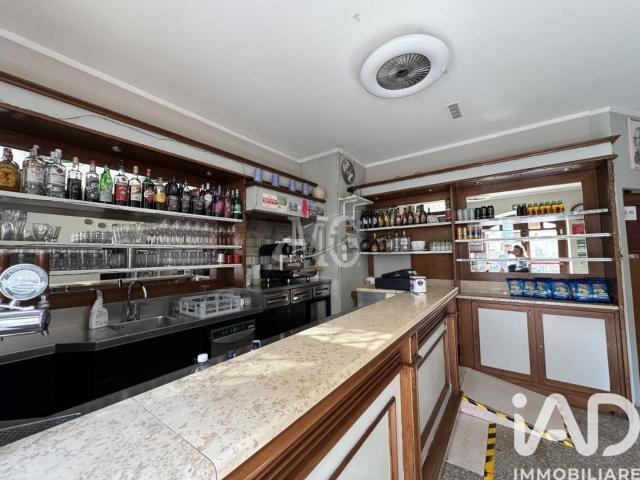 Locale Commerciale in vendita a Comunità della Vallagarina, Pomarolo
