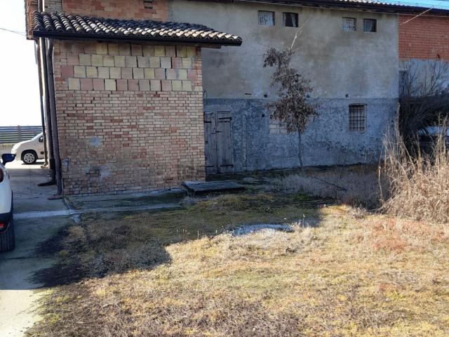 Locale Commerciale in vendita a Val d’Enza, Re