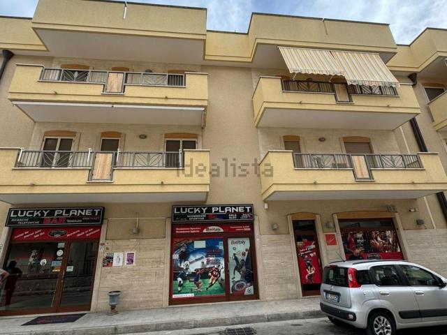 Locale Commerciale in vendita a San Giorgio Ionico, Taranto