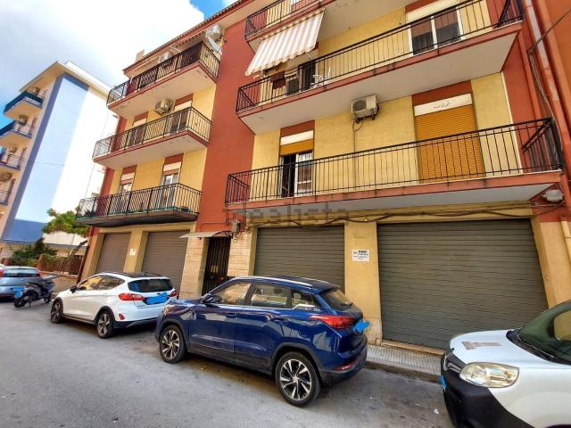 Locale Commerciale in vendita a Borgata, Augusta