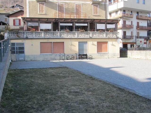 Locale Commerciale in vendita a Tresenda, Teglio
