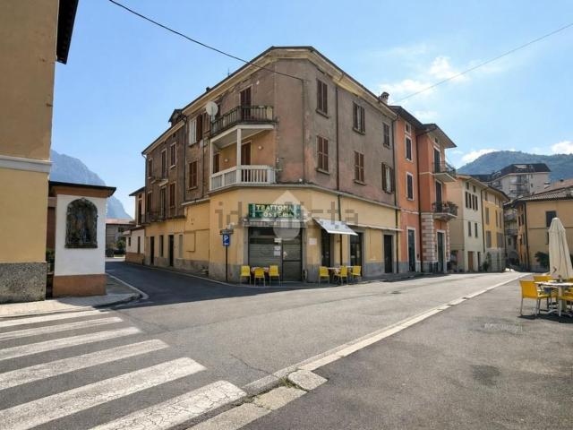 Locale Commerciale in vendita a Castro, Lombardia