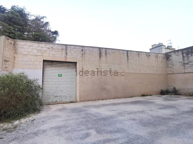 Locale Commerciale in vendita a Trapani, Sicilia