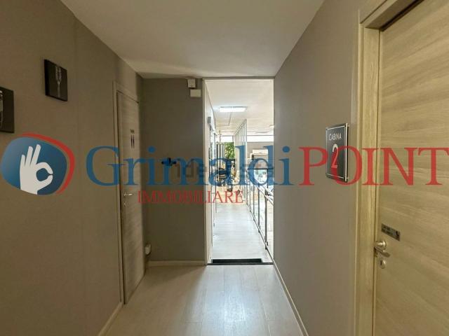 Locale Commerciale in vendita a Puglia, Lecce