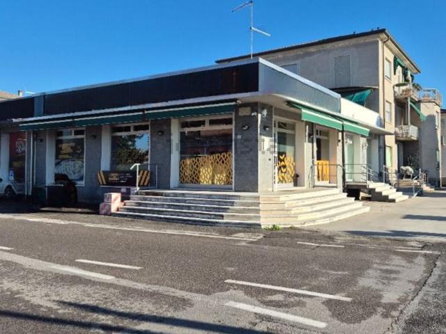 Locale Commerciale in vendita a San Vito, Cerea