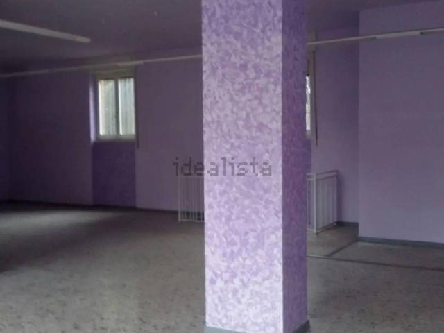 Locale Commerciale in vendita a Piemonte, Alessandria