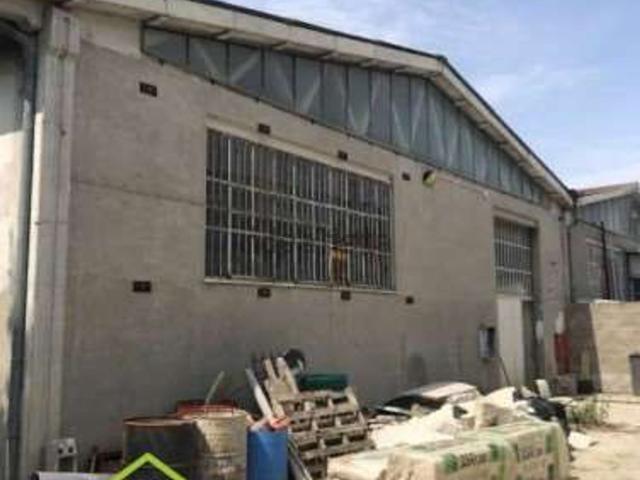 Locale Commerciale in vendita a Unione di Comuni della Romagna Forlivese, Quattro