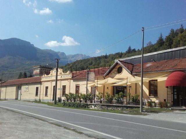 Locale Commerciale in vendita a Piemonte, Cuneo