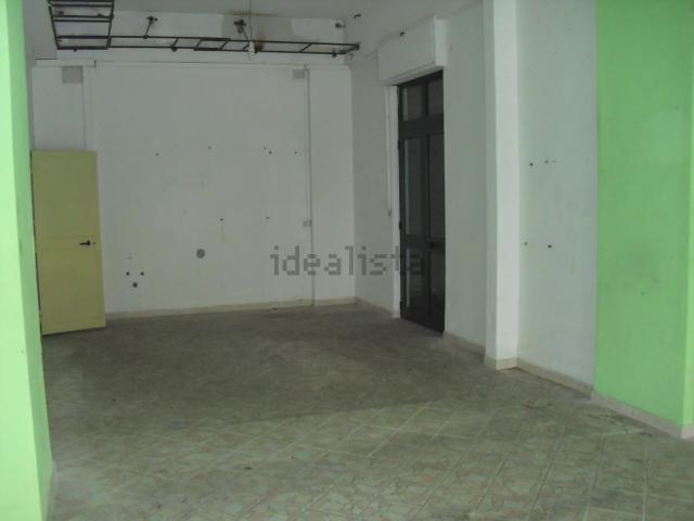 Locale Commerciale in vendita a V Circoscrizione, Messina