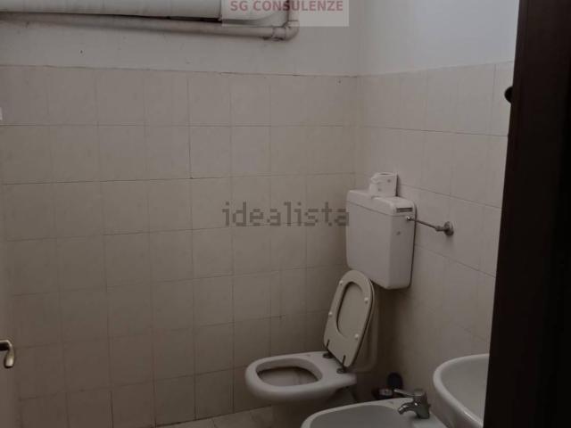 Locale Commerciale in vendita a Busto Arsizio, Lombardia