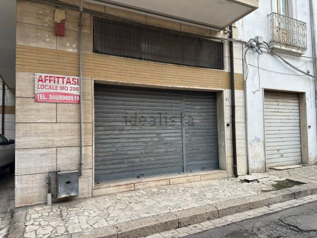 Locale Commerciale in vendita a Puglia, Lecce