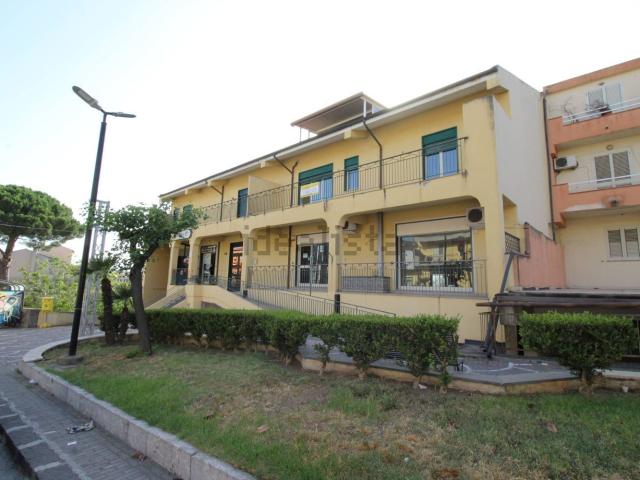 Locale Commerciale in vendita a Merì, Sicilia