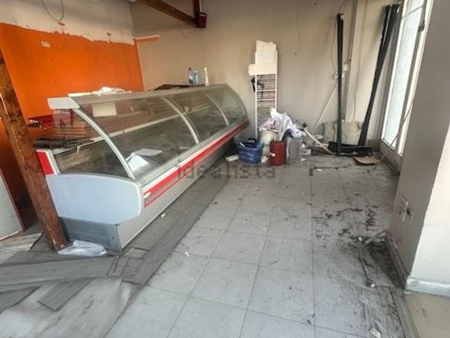 Locale Commerciale in vendita a III Circoscrizione, Messina