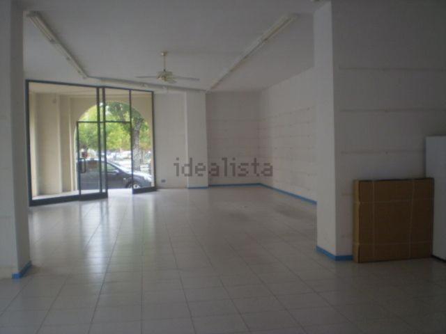 Locale Commerciale in vendita a San Concordio, Bagni Di Lucca Ponte
