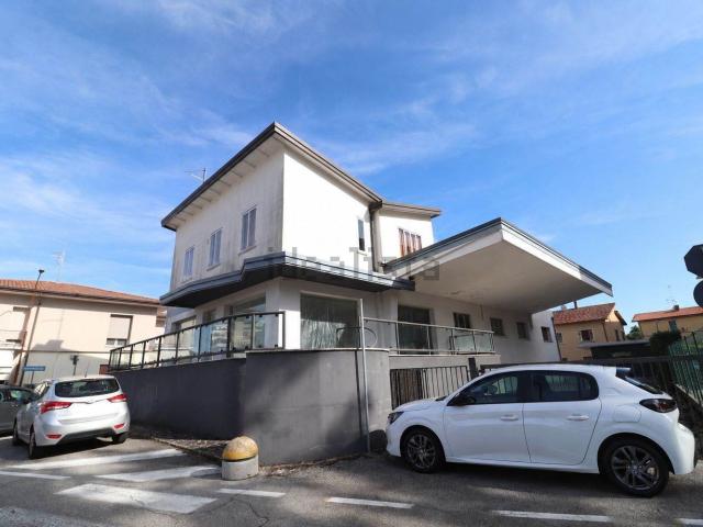 Locale Commerciale in vendita a Busatte, Portogruaro
