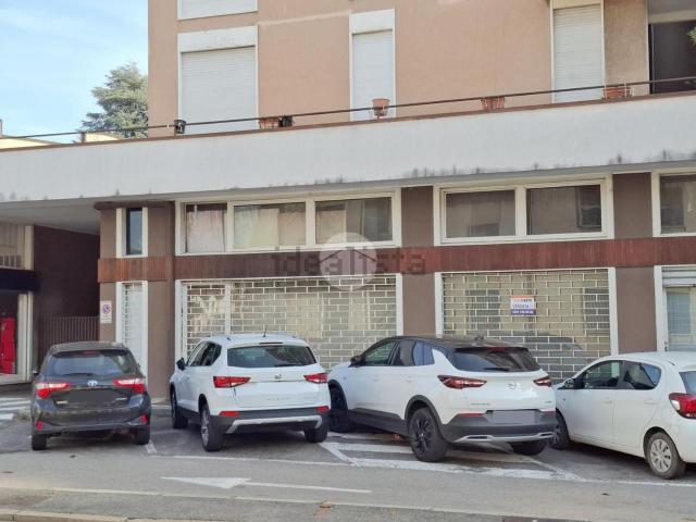 Locale Commerciale in vendita a Gallarate, Lombardia