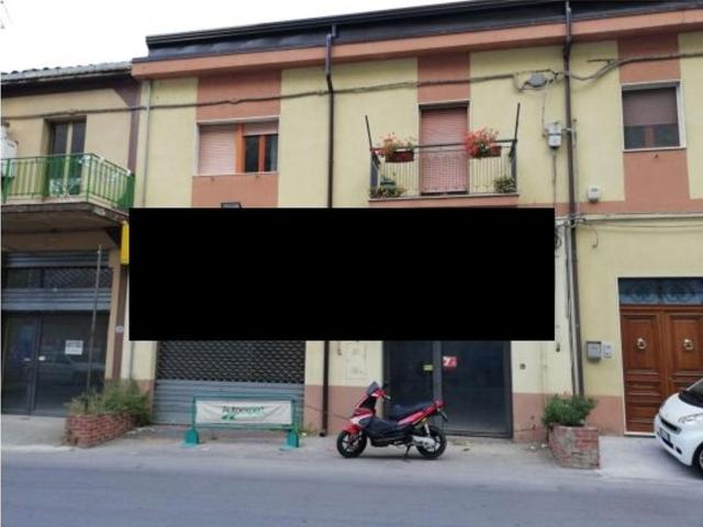 Locale Commerciale in vendita a Nicosia, Sicilia