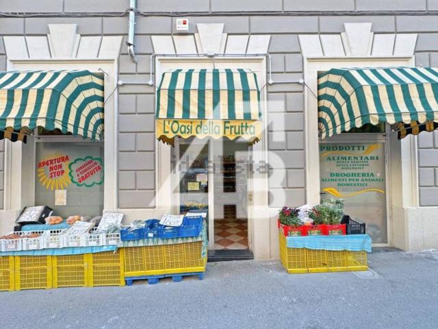 Locale Commerciale in vendita a Barriera Vecchia-San Giacomo, Villa Opicina