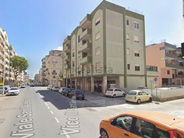 Locale Commerciale in vendita a Sant'Avendrace-Santa Gilla, Cagliari