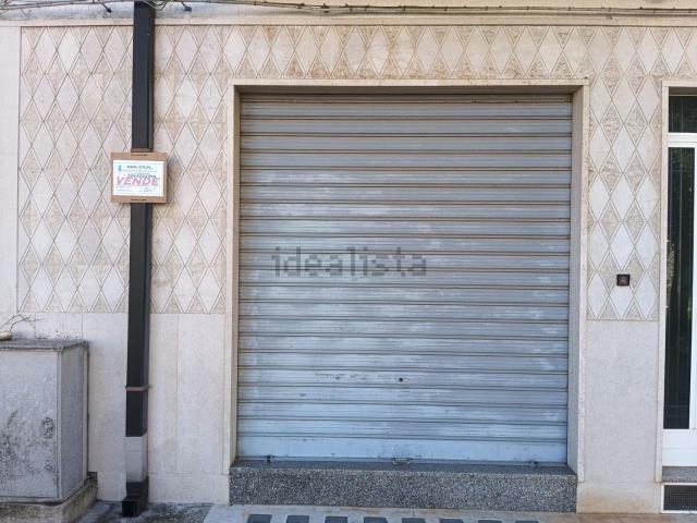 Locale Commerciale in vendita a Puglia, Bari