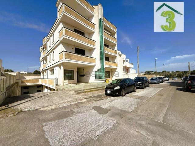 Locale Commerciale in vendita a Puglia, Lecce