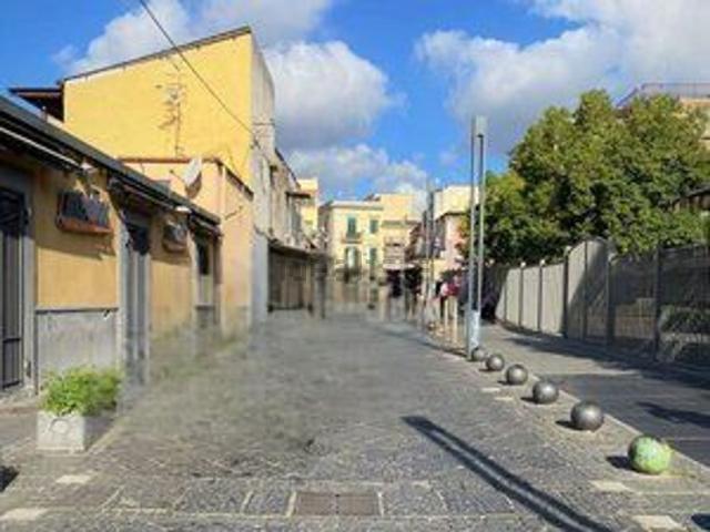 Locale Commerciale in vendita a Ercolano, Campania