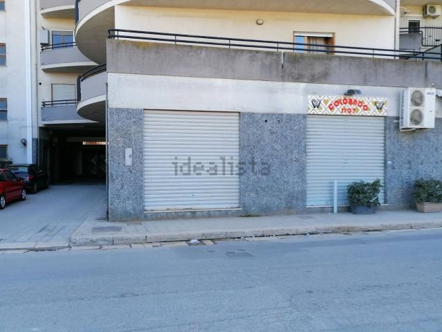 Locale Commerciale in vendita a Puglia, Barletta-andria-trani