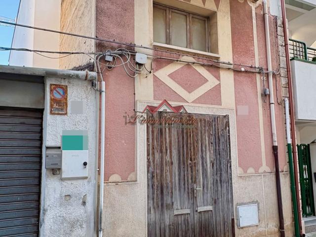 Locale Commerciale in vendita a Modugno, Bari