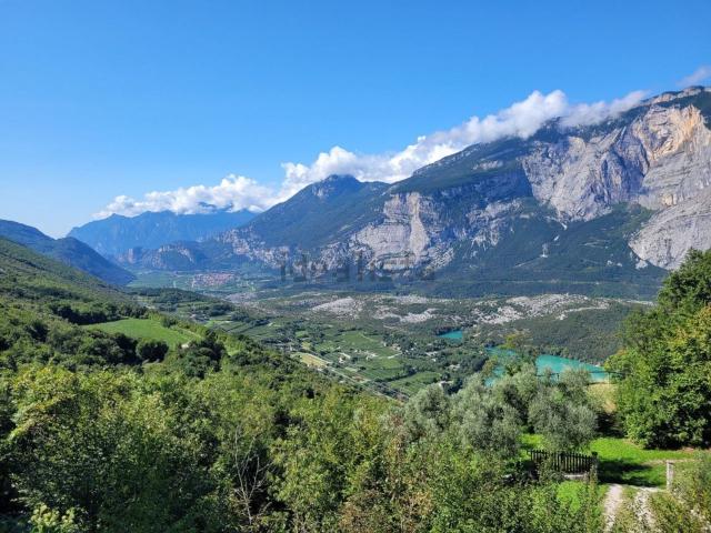 Locale Commerciale in vendita a Comunità della Valle dei Laghi, Cavedine