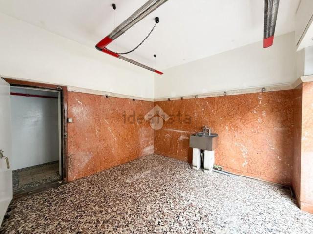 Locale Commerciale in vendita a Codogno, Lodi