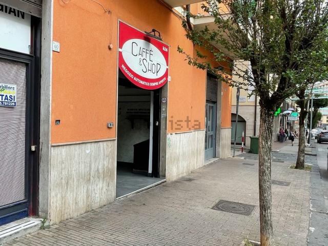 Locale Commerciale in vendita a Santa Maria delle Grazie, Avellino