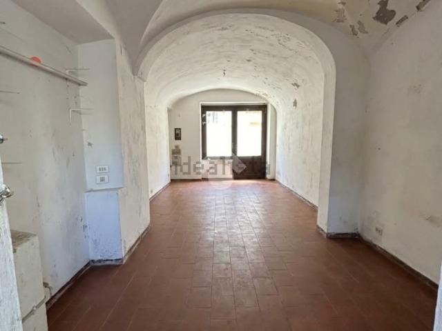 Locale Commerciale in vendita a Piemonte, Alessandria