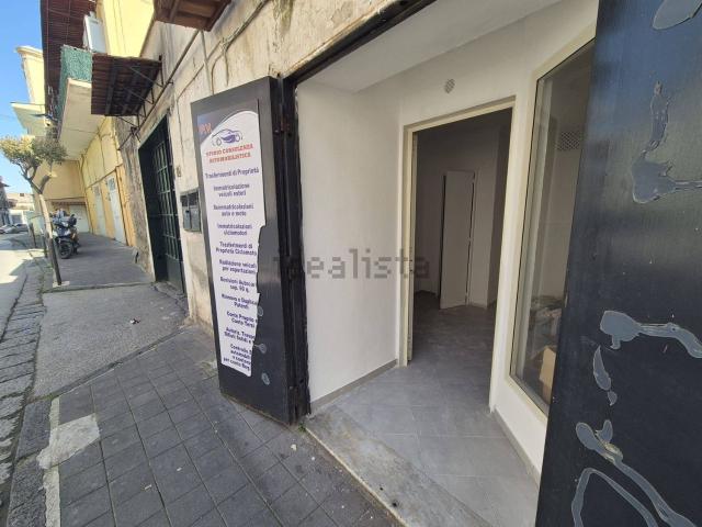 Locale Commerciale in vendita a Mugnano Di Napoli, Campania