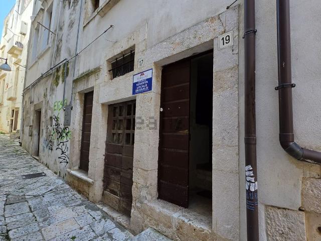 Locale Commerciale in vendita a Puglia, Bari