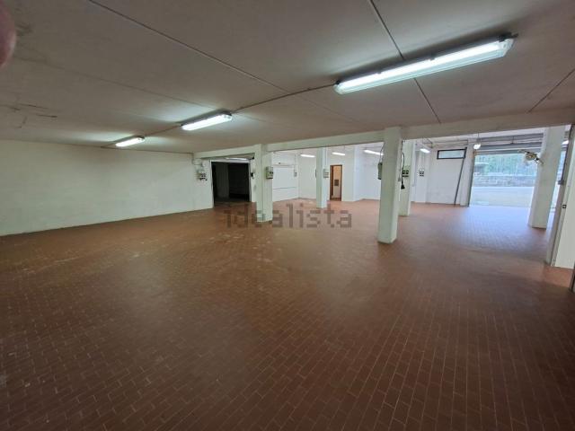 Locale Commerciale in vendita a Unione di Comuni Valdarno e Valdisieve, Rufina