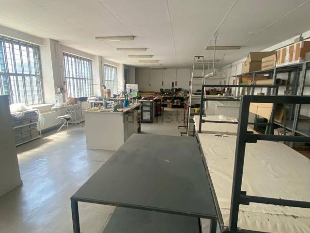 Locale Commerciale in vendita a Piemonte, Alessandria