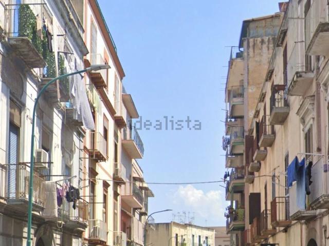 Locale Commerciale in vendita a Sant'Antonio, Torre Del Greco