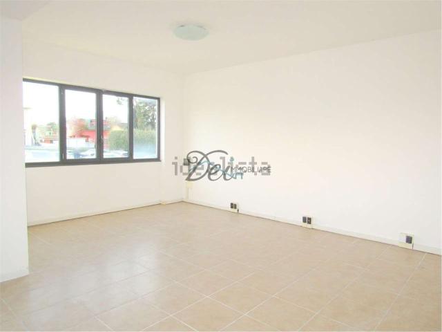 Locale Commerciale in vendita a Rughi, Porcari