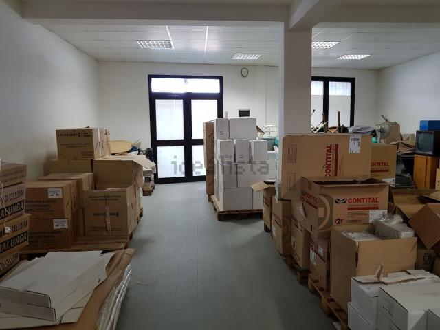 Locale Commerciale in vendita a San Zeno, Treviso