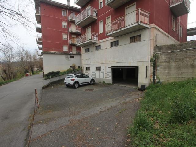 Locale Commerciale in vendita a Piemonte, Alessandria
