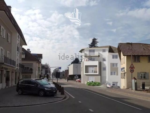 Locale Commerciale in vendita a Überetsch-Unterland - Oltradige-Bassa Atesina, Ora
