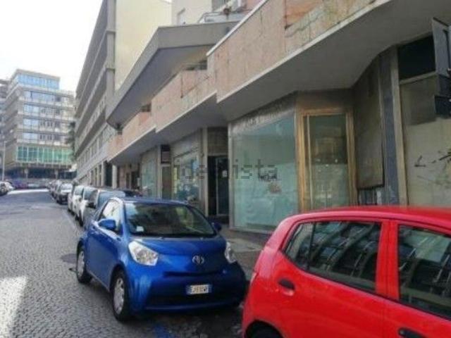 Locale Commerciale in vendita a Centro storico, Catania