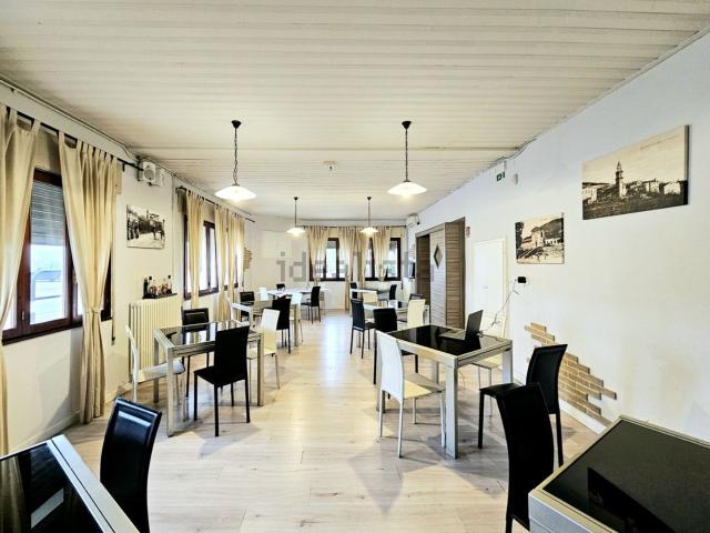 Locale Commerciale in vendita a Cinto Euganeo