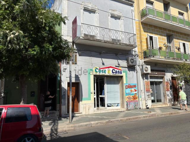 Locale Commerciale in vendita a Puglia, Brindisi