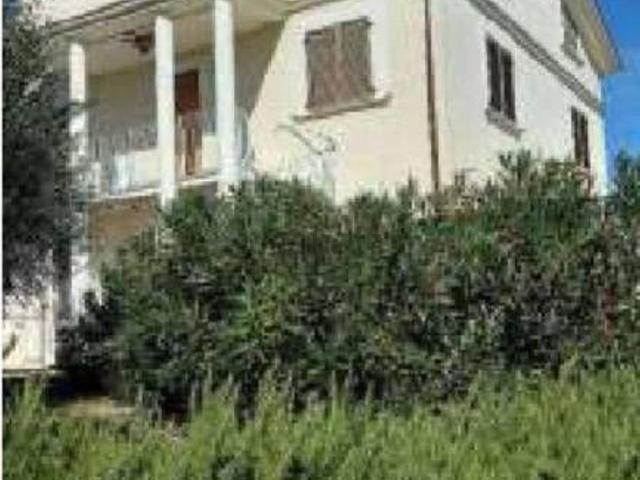 Locale Commerciale in vendita a Fara Filiorum Petri, Abruzzo
