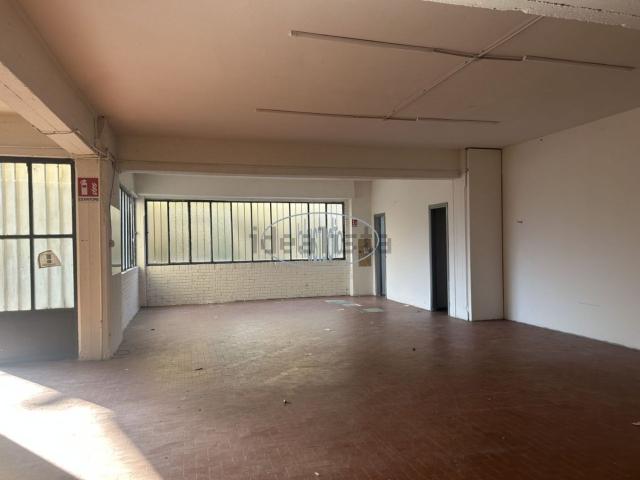 Locale Commerciale in vendita a Figline e Incisa Valdarno, Figline Valdarno