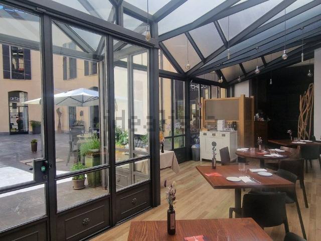 Locale Commerciale in vendita a Centro, Gallarate